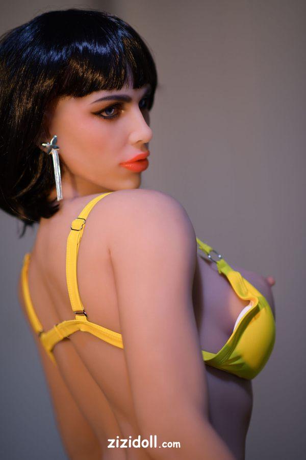 best-selling-dolls-z2v7