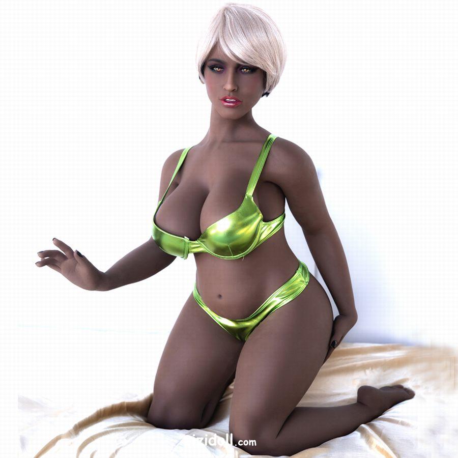 black-chelsea-doll-s8u4