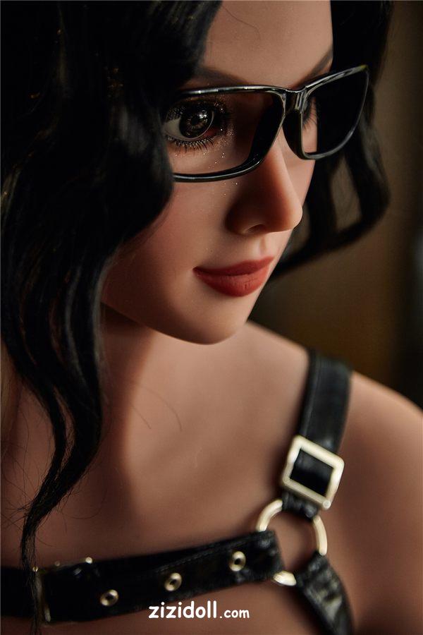 cleaning-sex-doll-8u7h52