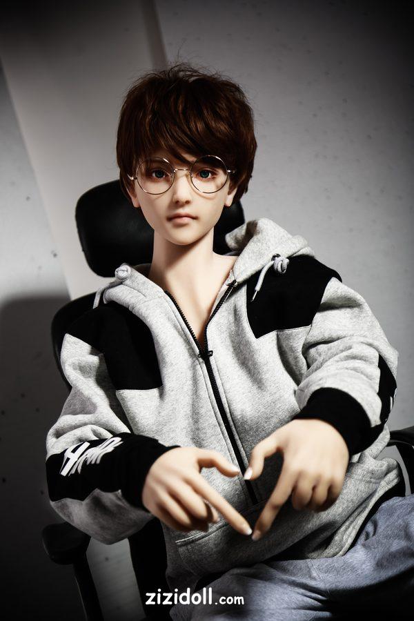 doll-for-men-hudx26