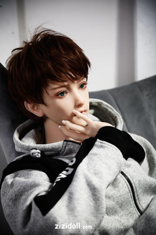doll-for-men-hudx9