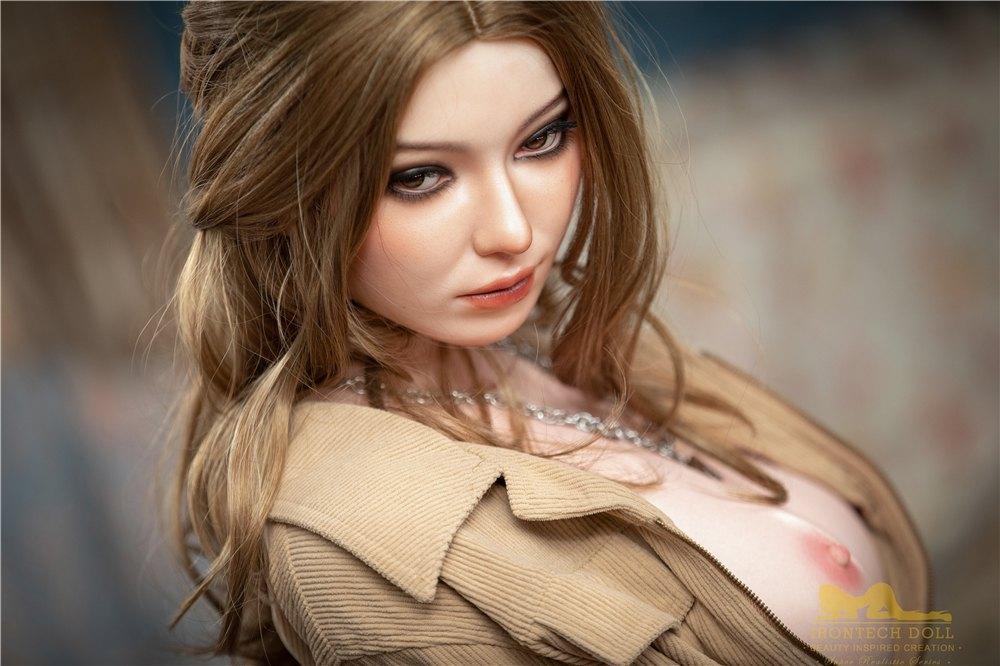 doll-girl-real-life-m92w13