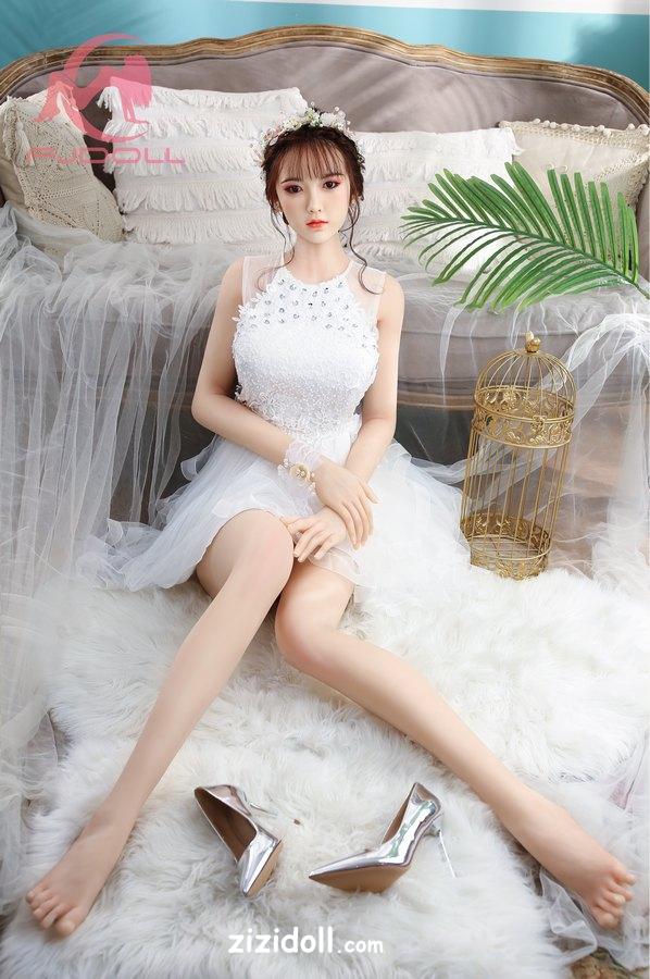 doll-look-alike-7e4v10