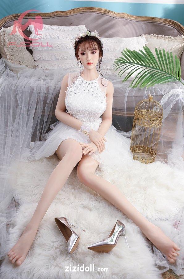 doll-look-alike-7e4v11