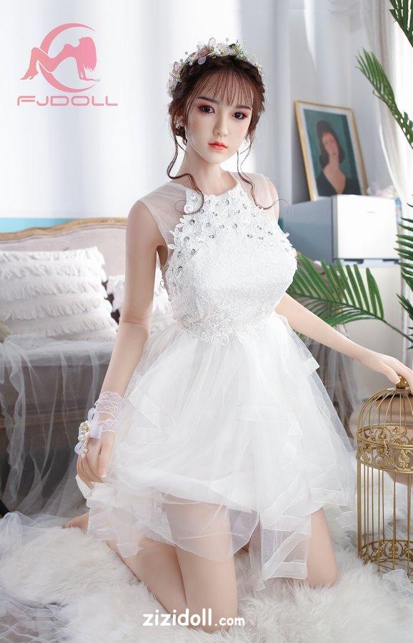 doll-look-alike-7e4v3