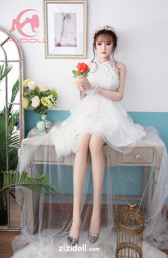 doll-look-alike-7e4v6