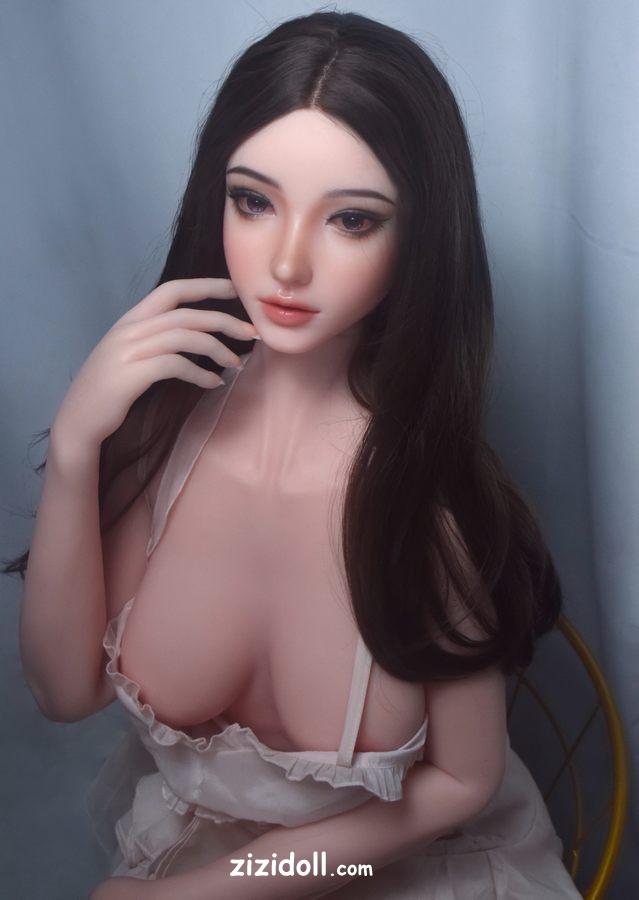 doll-that-look-real-t6u7x1