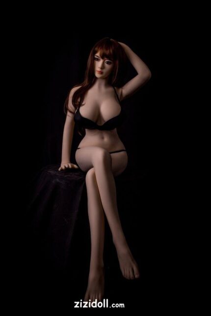 Nahaufnahme Der Muschi Einer Asiatischen Sexpuppe - Salli