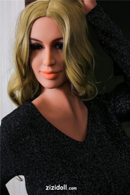 Wie Setzt Man Einer Sexpuppe Eine Perücke Auf - Daina