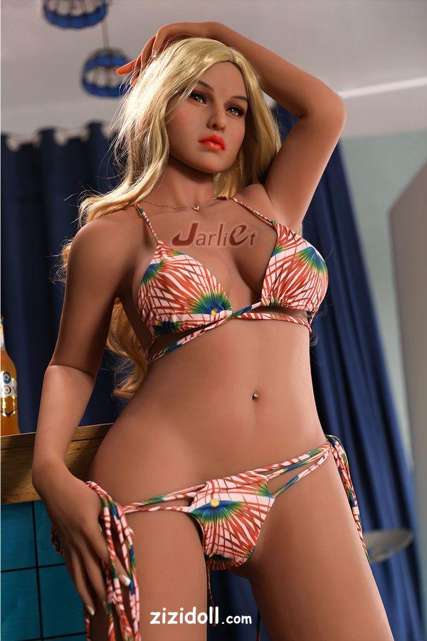 life-size-doll-heads-riu8k4