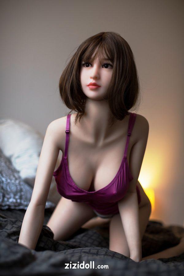 making-doll-wigs-rxtcg37