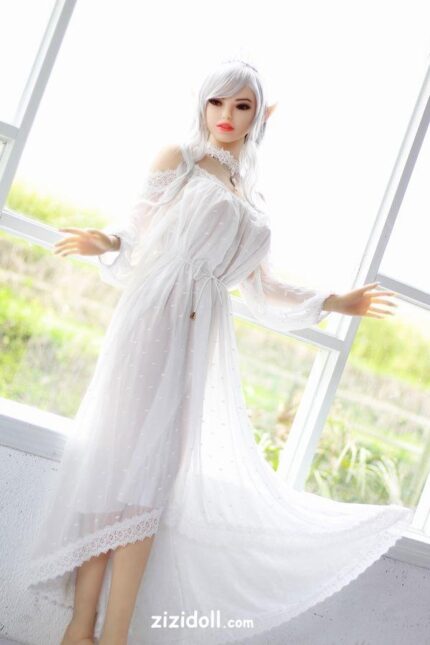 Lebensechte Weibliche Sexpuppe In Aktion - Jaime