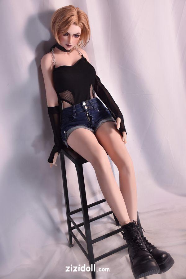 real-doll-girl-r5ika28