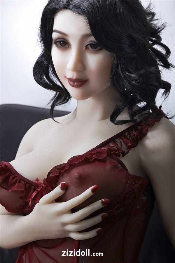 real-doll-petite-7q2a24