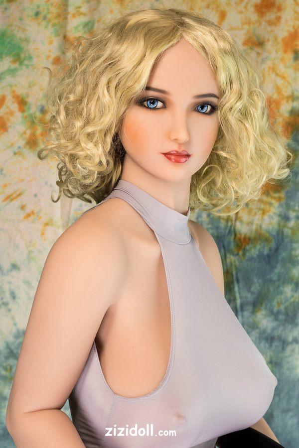 real-doll-petite-riiuv1