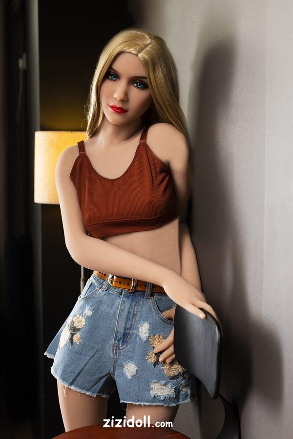 real-doll-petite-z8u35
