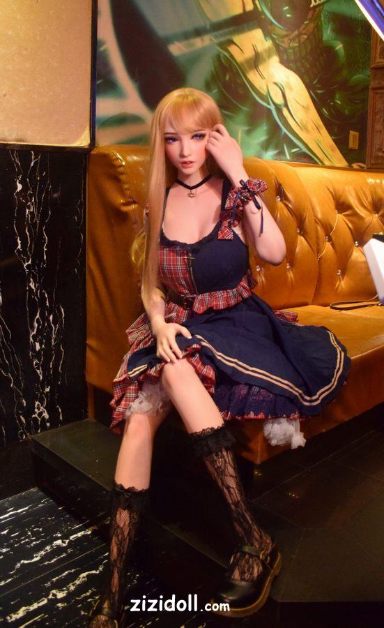 real-doll-unboxing-hoifc85