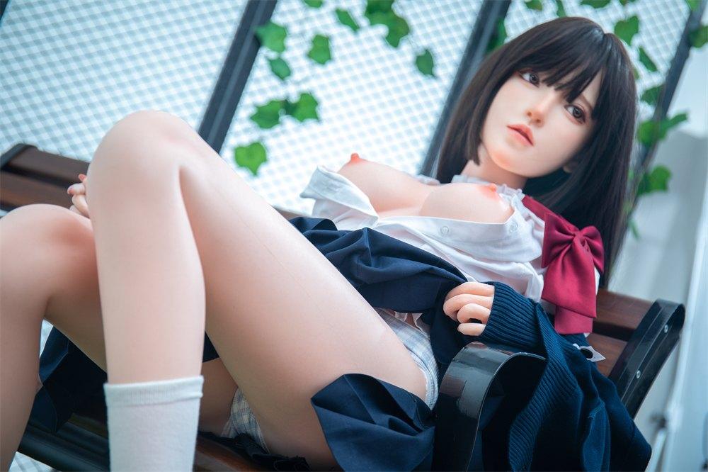 real-dolls-stock-b7hn19