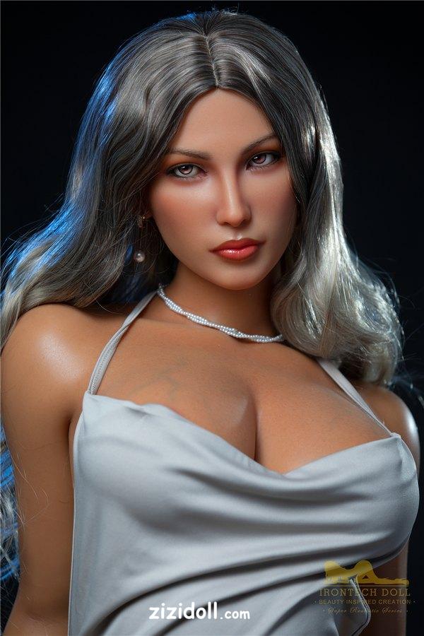 real-life-girl-doll-m8uq1