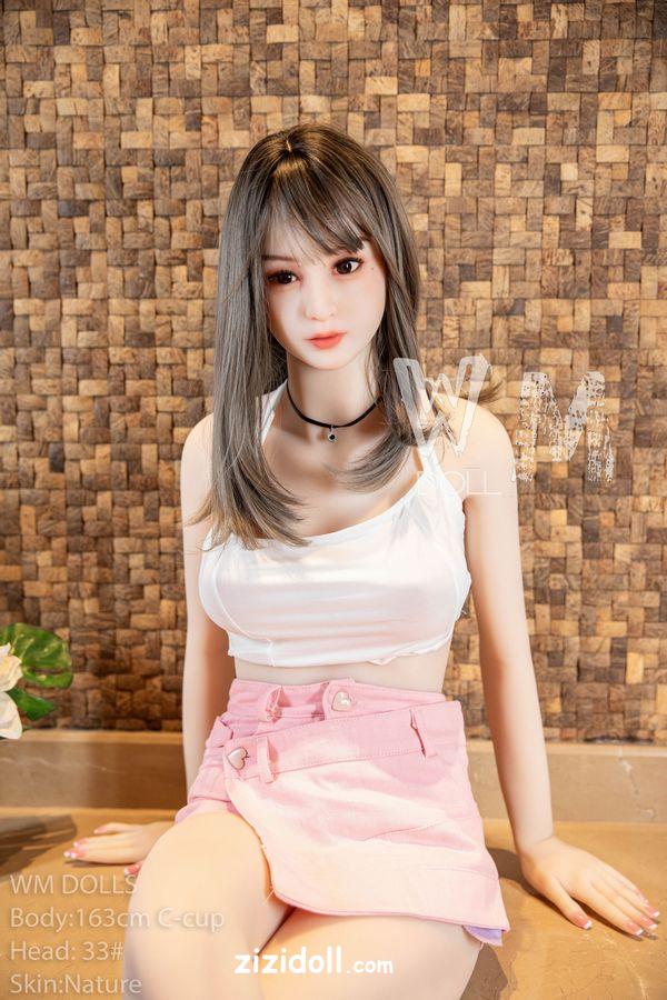 realistic-female-dolls-ftiiu2