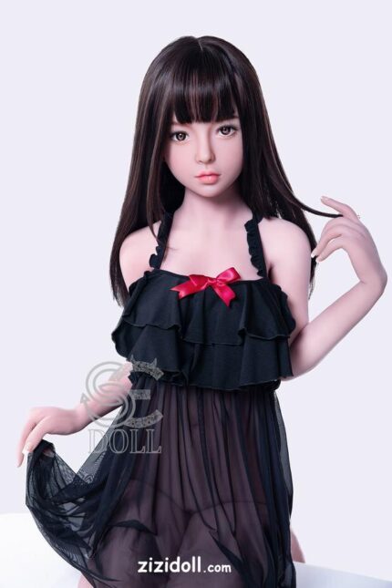 Echte Sexpuppe Mit Kleinen Brüsten - Chantay