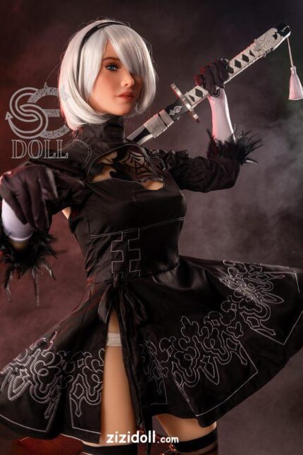 Sie Gibt Vor Eine Sexpuppe Zu Sein - Sharona