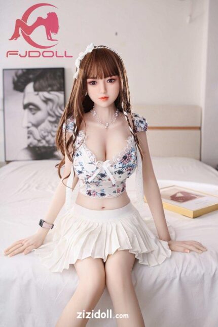 Cadence Europe Liebes Sexpuppe - Ricca