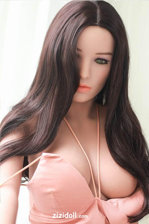 sinthetics-sex-doll-uryq3