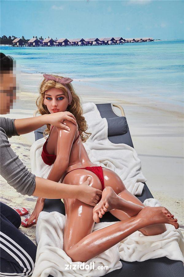 synthetic-love-dolls-8u4e2