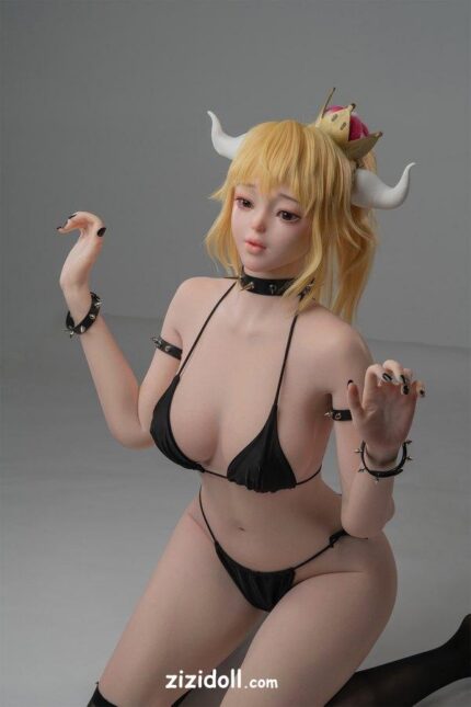 Mann Fickt Sexpuppe In Der Öffentlichkeit - Nidia