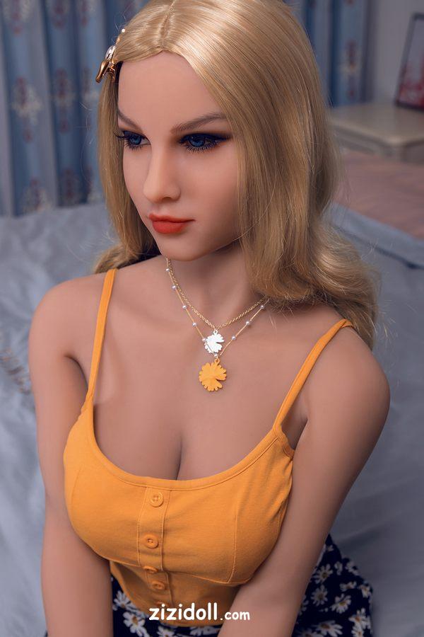 tiffany-doll-anal-8e3y2