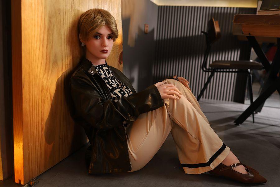 doll-hard-sex-hQx26n1