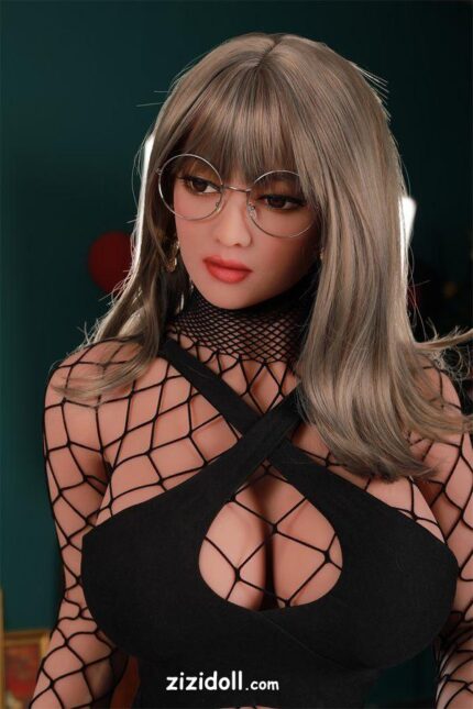 Vollbusige Teenager Sexpuppe Mit Schamhaaren - Kaylil