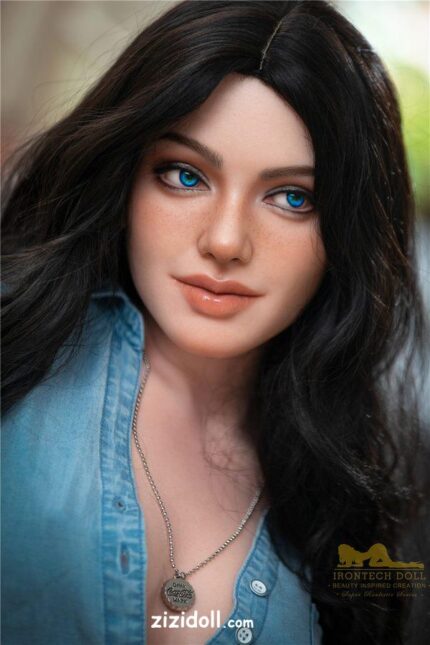 Mila Hat Die Brüste Einer Sexpuppe - Cicely