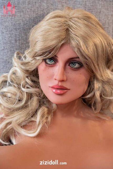 Realistische Stiefschwester Ersetzt Sexpuppe - Caralie