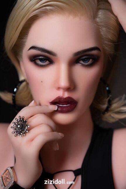 Anna Kendrick Und Die Sexpuppe - Kirsten