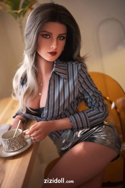 Junge Der Sex Mit Einer Sexpuppe Hat - Loralee