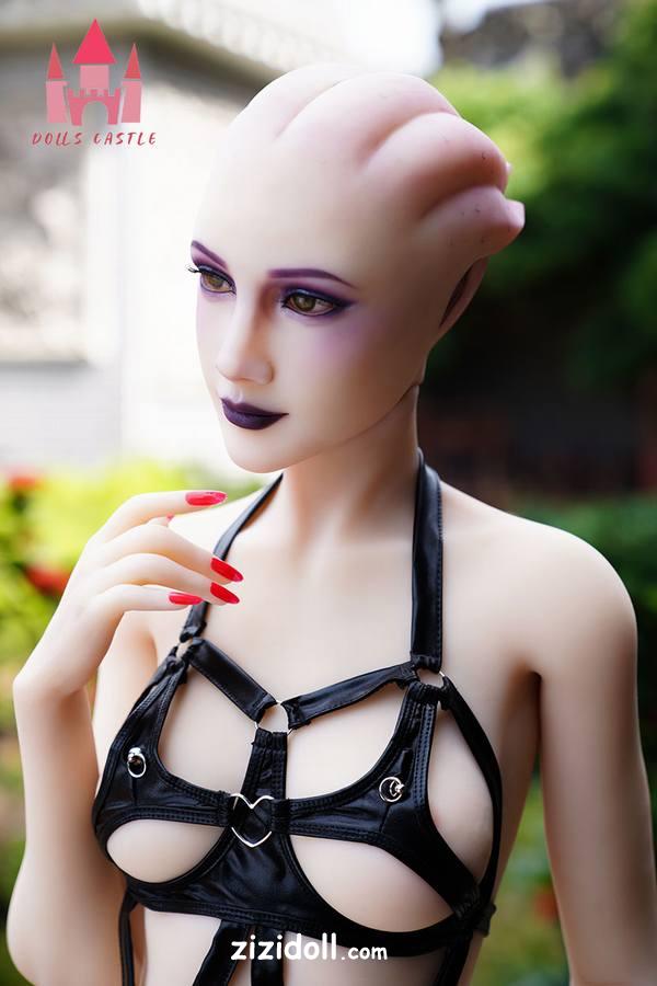 sex-doll-promo-xYi33d9