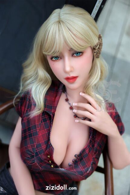 Bilder Von Ass Bridgit Sexpuppe - Karoline