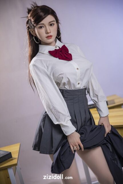 Sexpuppe Mit Großen Brüsten Körbchengröße - Catalina