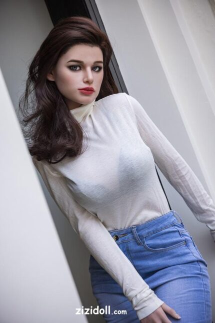 Sexpuppe Mit Großen Brüsten - Julianne