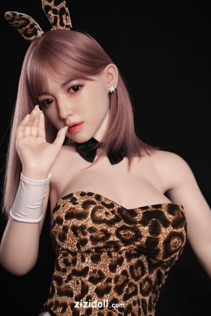 Auspacken Und Testen Einer Sexpuppe - Cherelle