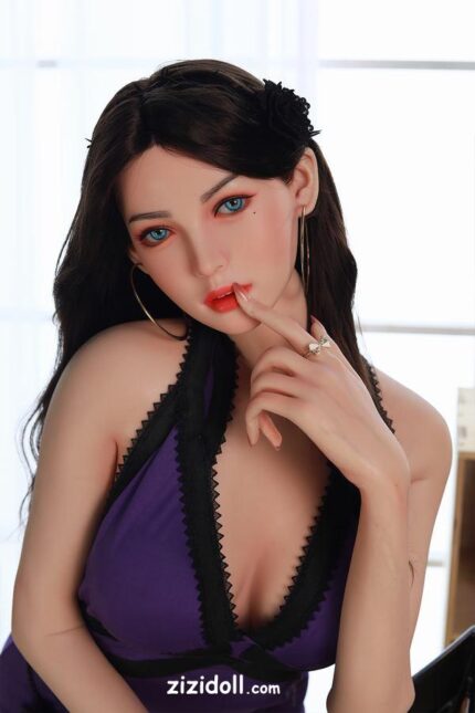 Möchte Wie Eine Sexpuppe Aussehen - Brunilda